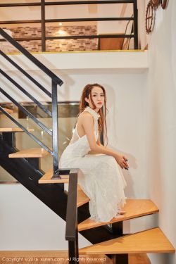 什么都没有穿的美女 封面